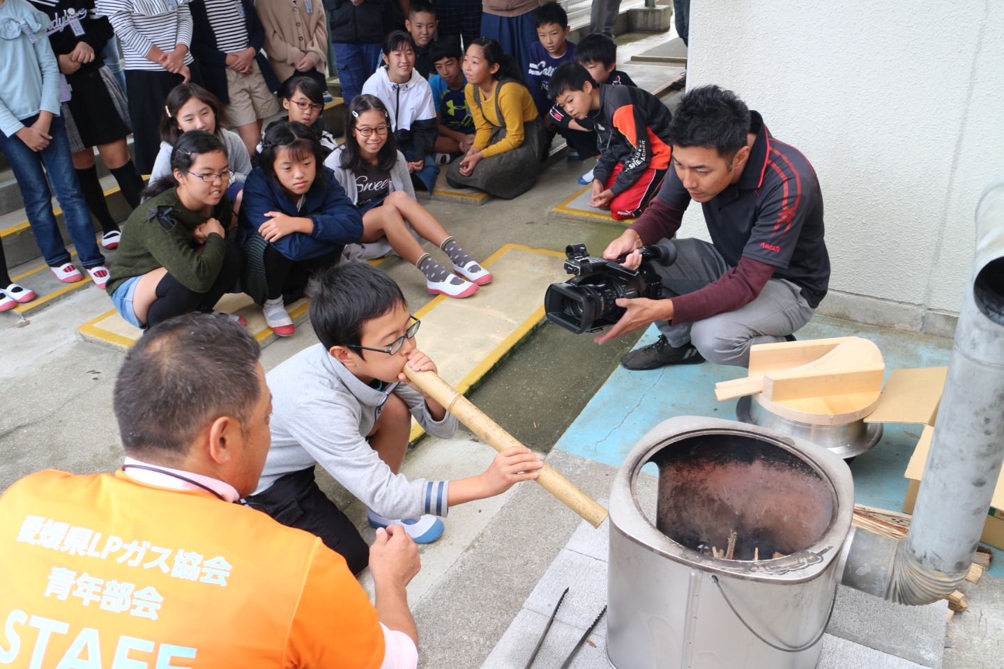 青年部会「火育出張教室」(内子町立内子小学校)の活動報告