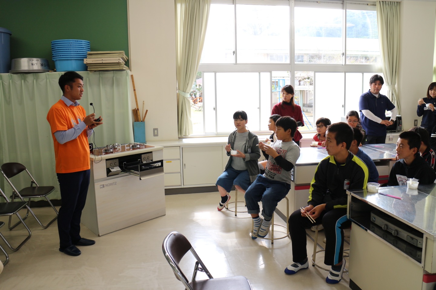 青年部会「火育出張教室」(内子町立内子小学校)の活動報告